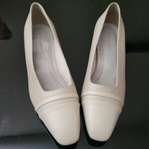Naturalizer Shoes Size 11 Medium Pointed Toe Pumps Good Condition